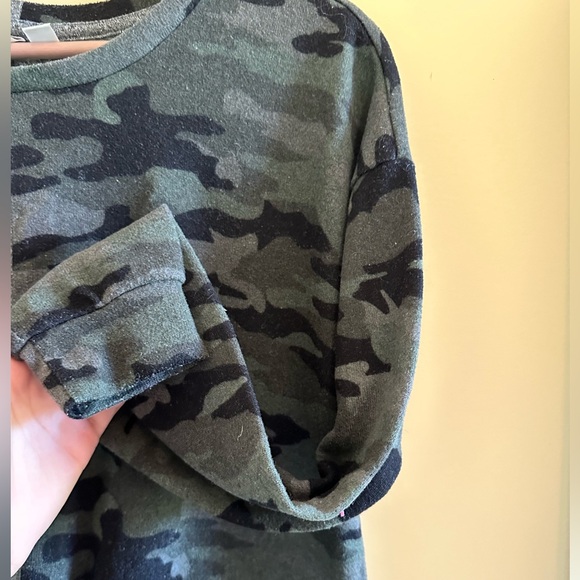 Cato Split Camouflage & Gray Long Sleeved Shirt | Size S - Picture 3 of 8